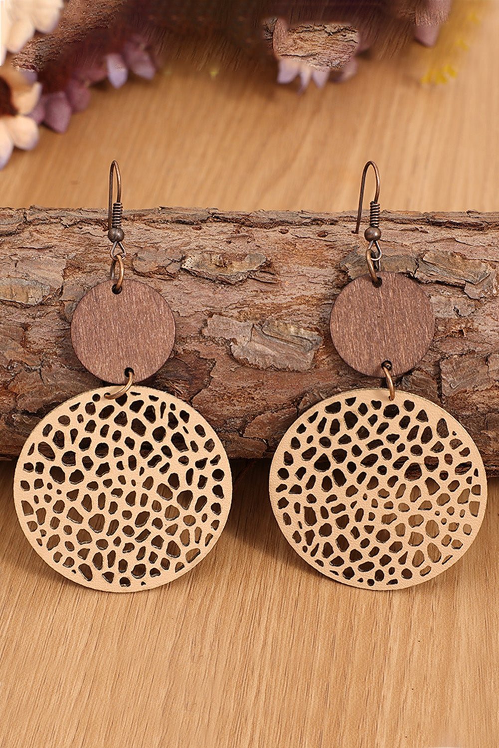 Khaki wooden round earrings